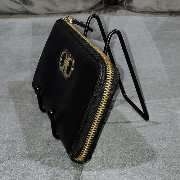 SALVATORE FERRAGAMO GANCIO BLACK SAFFIANO LEATHER ZIP AROUND LONG WALLET EUC - Picture 13 of 17